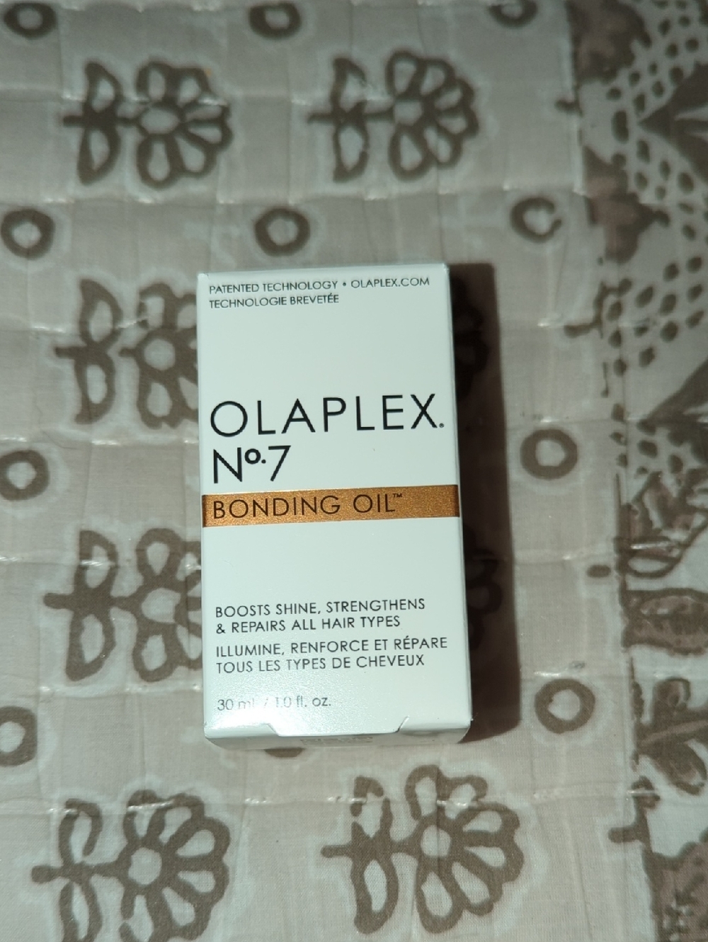 OLAPLEX No.7 Bonding Oil - White & Gold Packaging